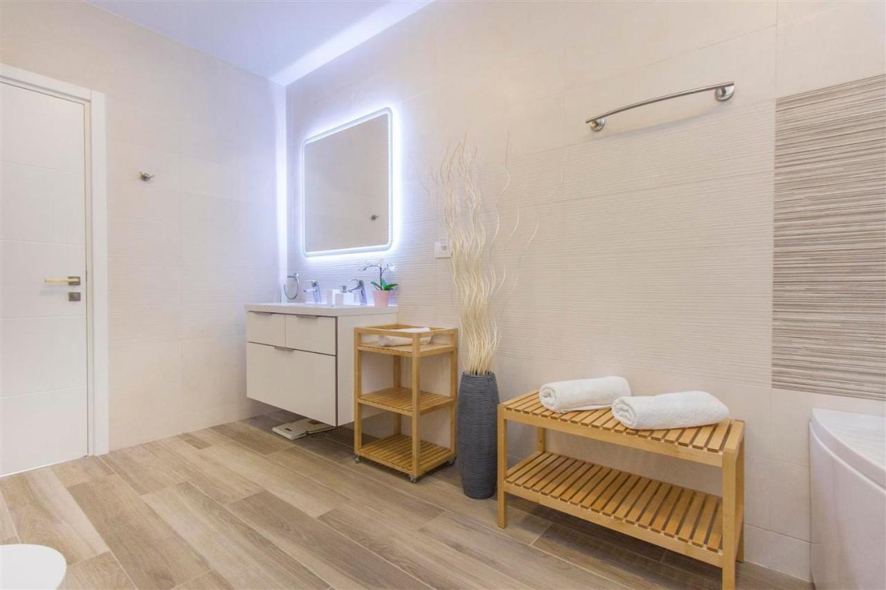 Villa Top Of Murter, Three Bedroom Apartment Bagian luar foto